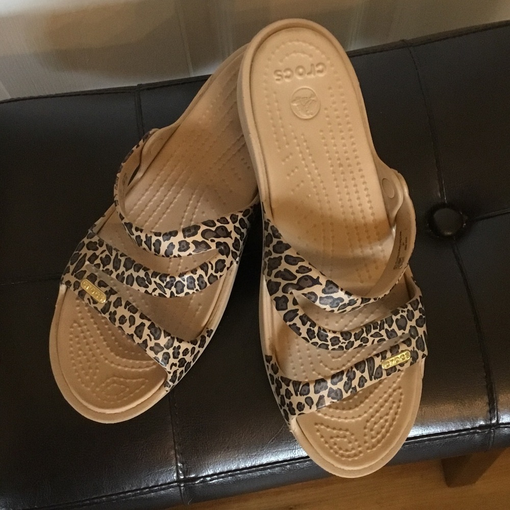 CROCS leopard print Women's Tan Slide strappy Sandals
